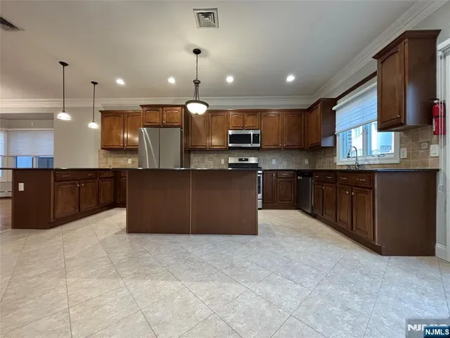 $5,000 | 324 2nd Street, Unit B(LEFT), Palisades Park, NJ 07650