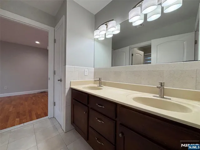 $5,000 | 324 2nd Street, Unit B(LEFT), Palisades Park, NJ 07650