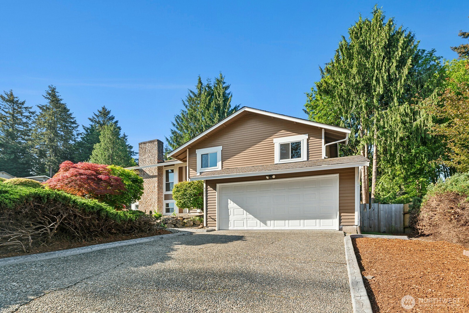4203 Southwest 328th Street Federal Way, WA 98023 - Photo 3 of 26