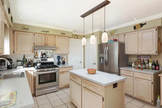 $420,000 | 18 Brearly Drive, Sicklerville, NJ 08081