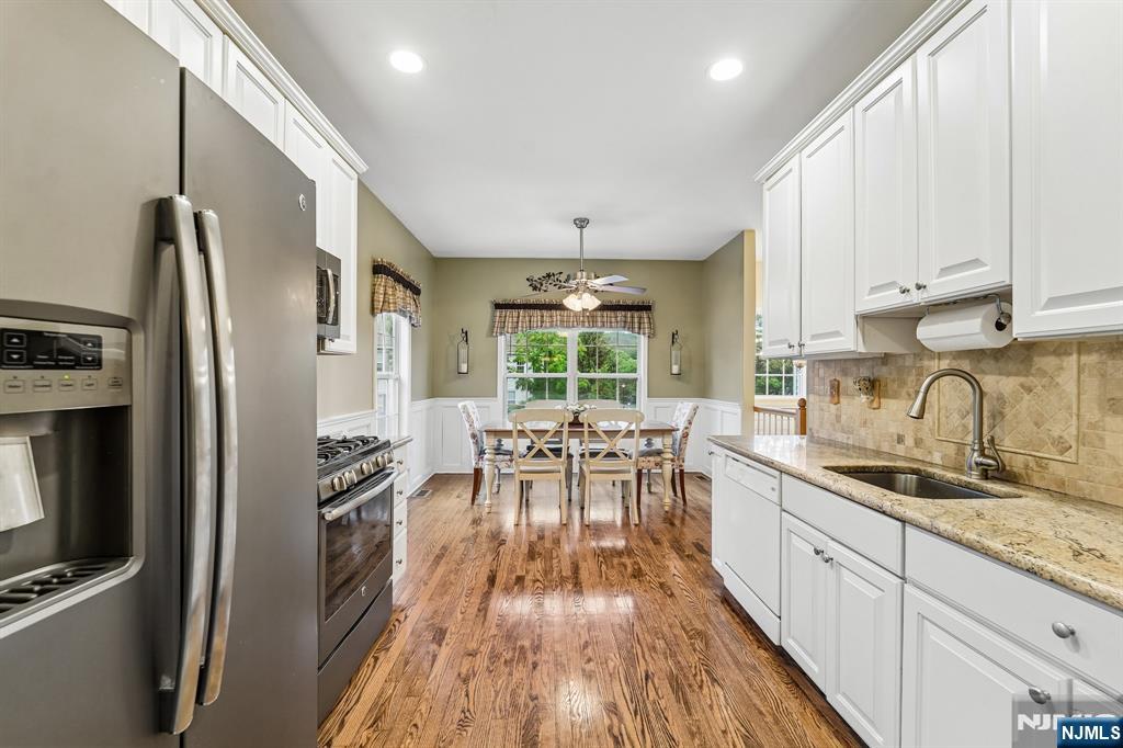 301 Cambridge Drive Butler, NJ 07405 - Photo 8 of 26