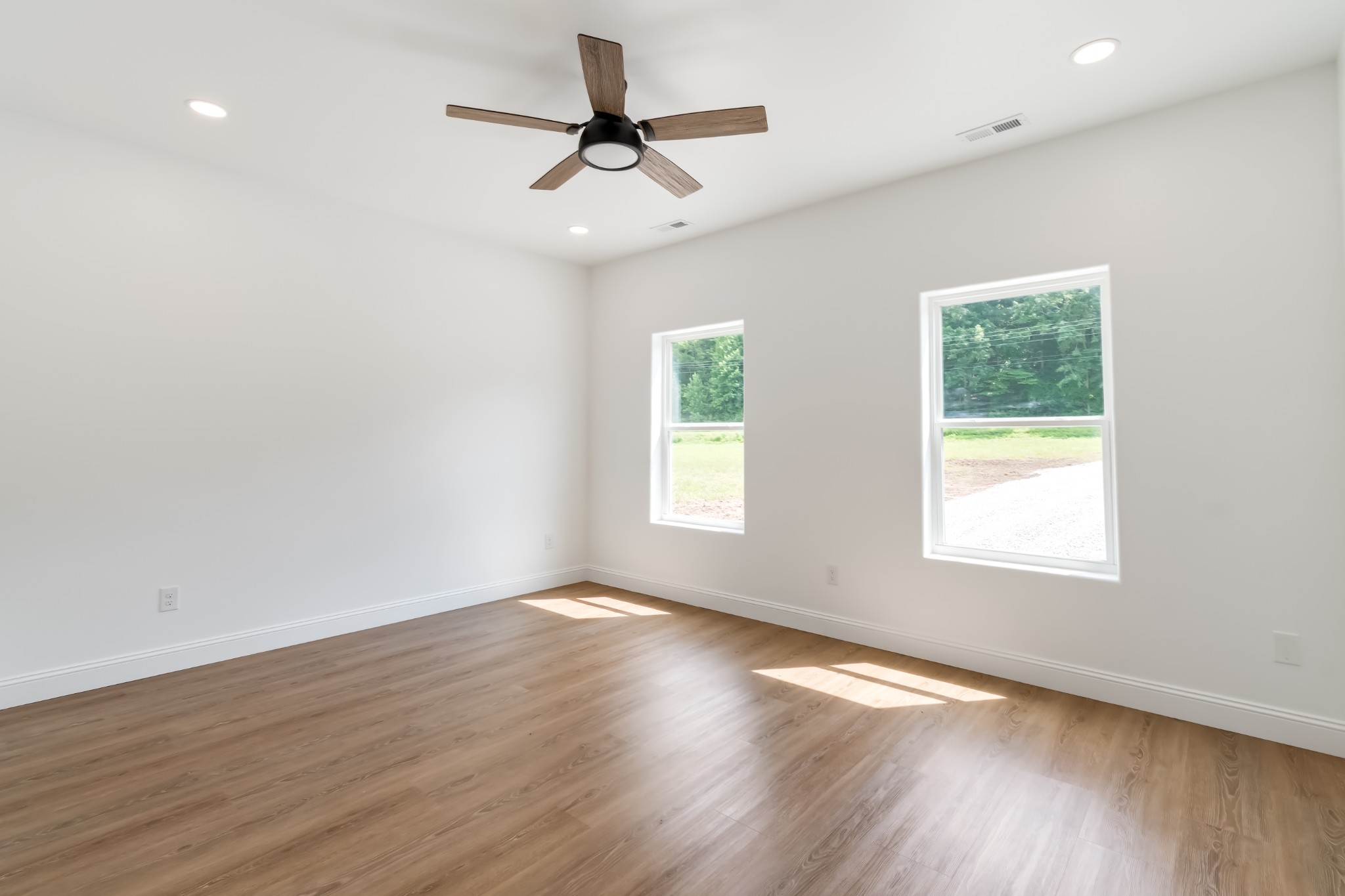 2757 Lick Creek Road Linden, TN 37096 - Photo 22 of 49