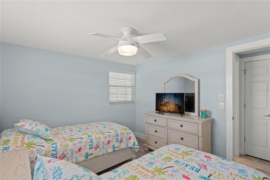 6150 Midnight Pass Road, Unit V4 Sarasota, FL 34242 - Photo 20 of 38 Gallery Image 20