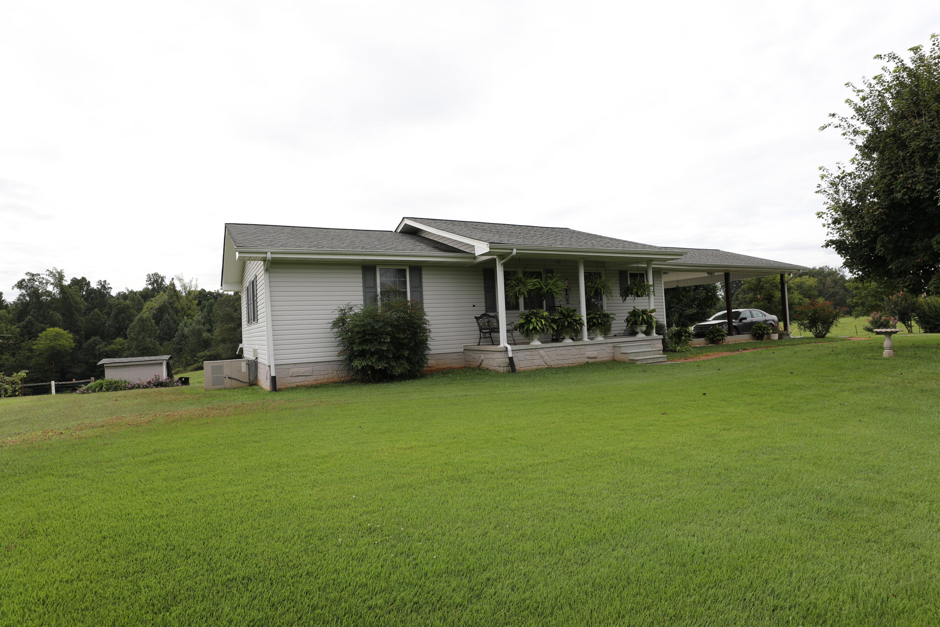 343 Gamble Road Madisonville, TN 37354 - Photo 2 of 37 144A0119_1091