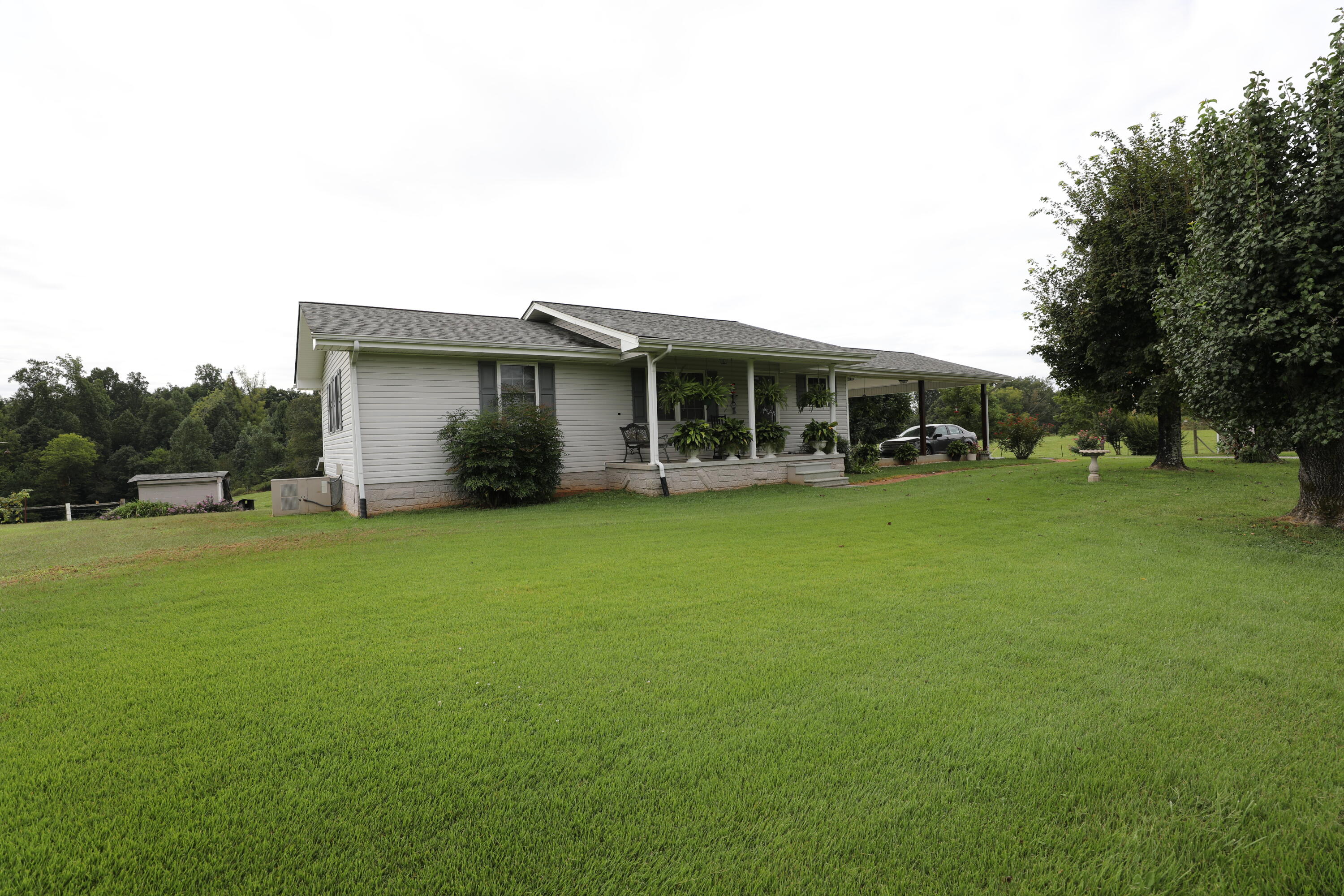 343 Gamble Road Madisonville, TN 37354 - Photo 3 of 37 144A0120_1092