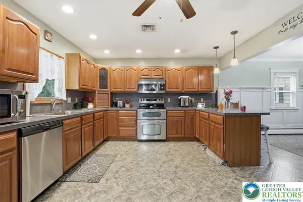$408,000 | 488 Sportsman Club Road, Nazareth, PA 18064