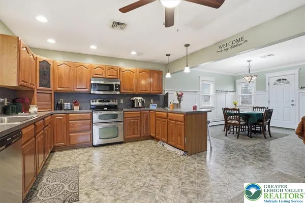 $408,000 | 488 Sportsman Club Road, Nazareth, PA 18064