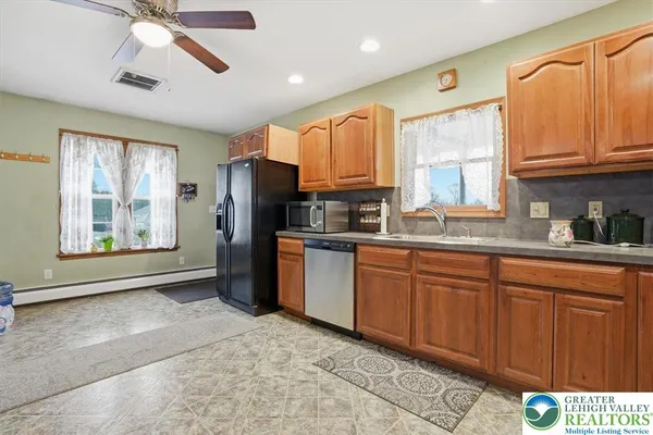$408,000 | 488 Sportsman Club Road, Nazareth, PA 18064