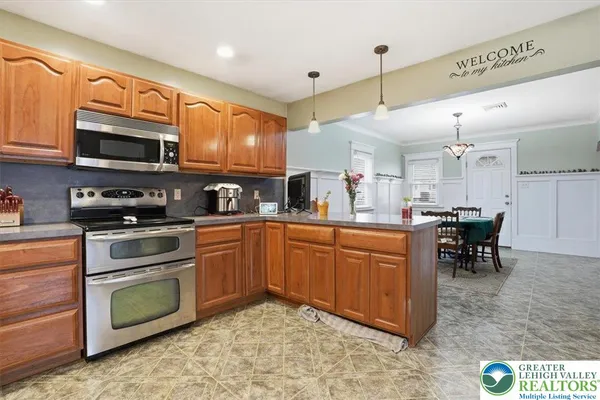 $408,000 | 488 Sportsman Club Road, Nazareth, PA 18064