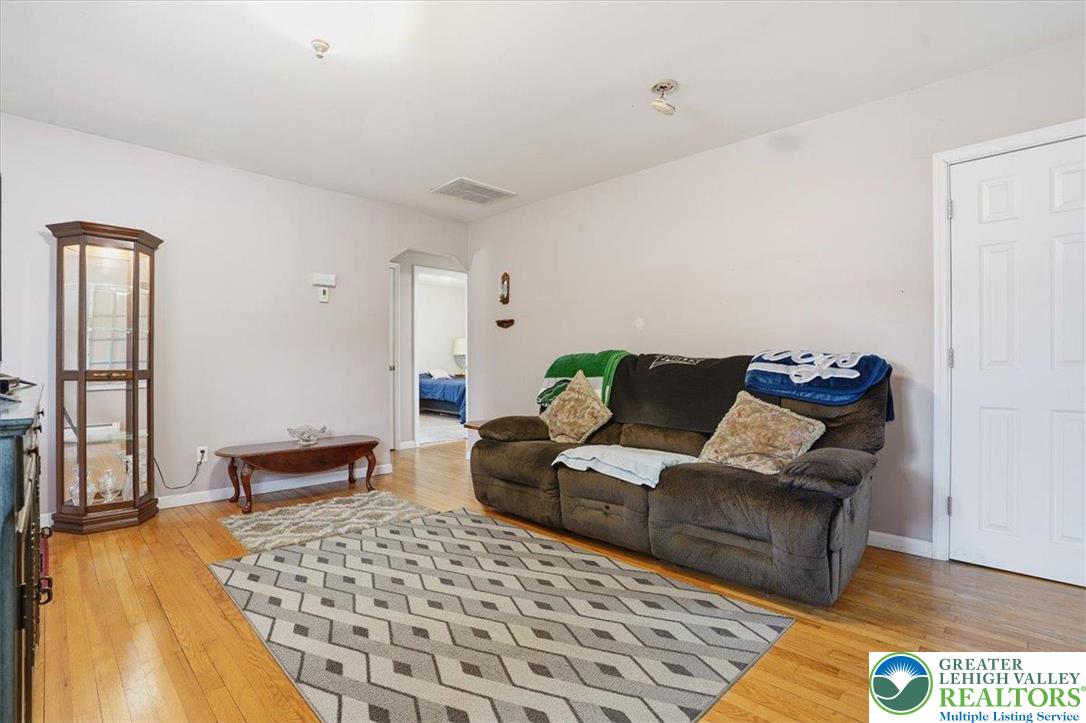 488 Sportsman Club Road Nazareth, PA 18064 - Photo 3 of 89