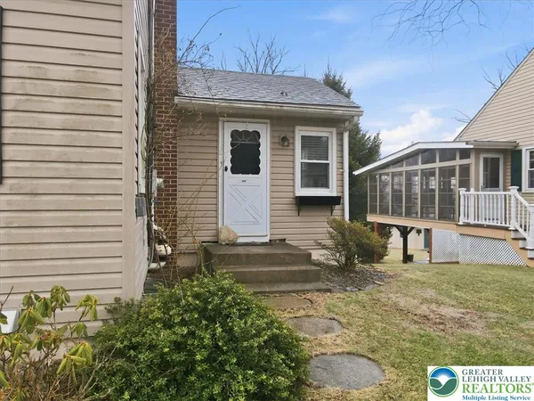 $408,000 | 488 Sportsman Club Road, Nazareth, PA 18064
