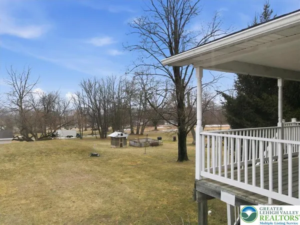 $408,000 | 488 Sportsman Club Road, Nazareth, PA 18064