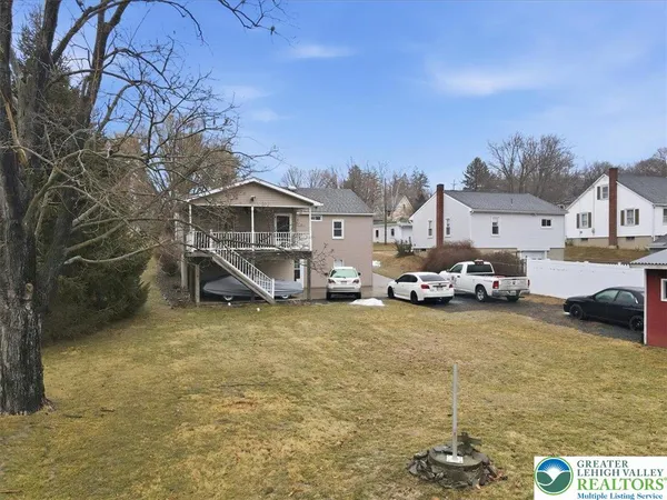 $408,000 | 488 Sportsman Club Road, Nazareth, PA 18064