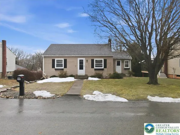 $408,000 | 488 Sportsman Club Road, Nazareth, PA 18064