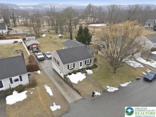 $408,000 | 488 Sportsman Club Road, Nazareth, PA 18064