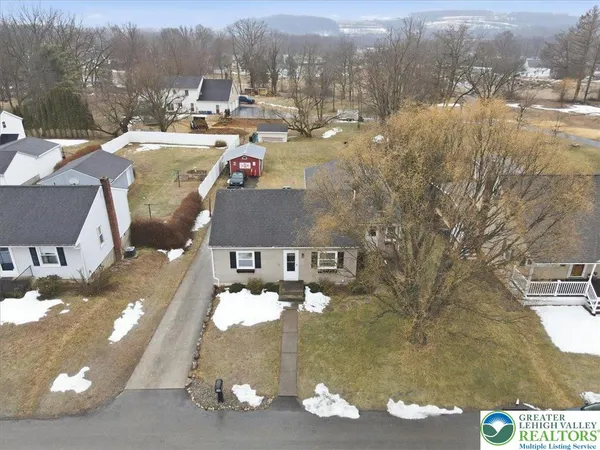 $408,000 | 488 Sportsman Club Road, Nazareth, PA 18064