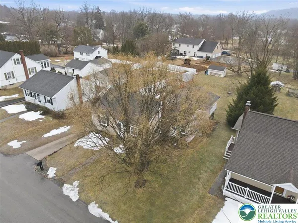 $408,000 | 488 Sportsman Club Road, Nazareth, PA 18064