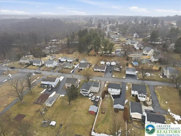 $408,000 | 488 Sportsman Club Road, Nazareth, PA 18064