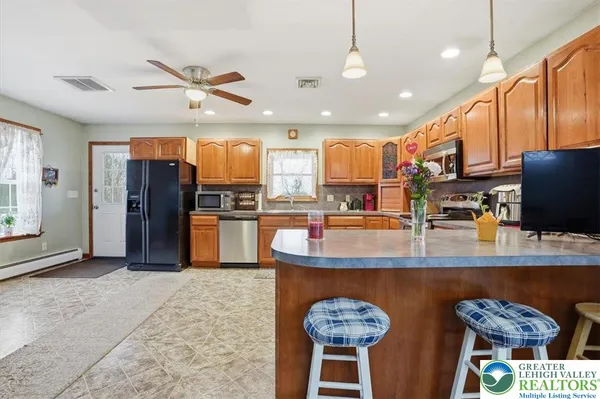 $408,000 | 488 Sportsman Club Road, Nazareth, PA 18064