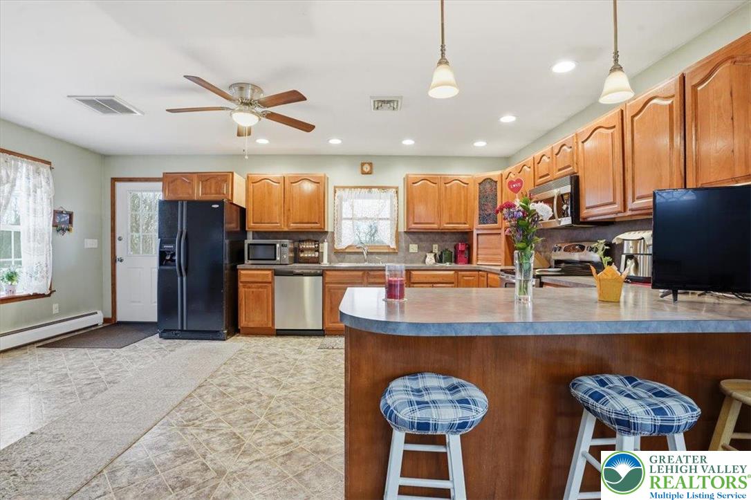 488 Sportsman Club Road Nazareth, PA 18064 - Photo 10 of 89