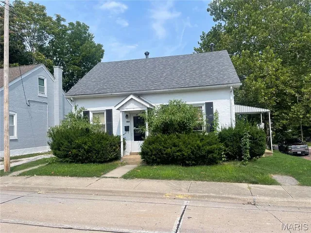 $70,000 | 400 North 6th Street, Belleville, IL 62220