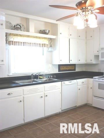 4405 Jersey Ridge Road Davenport, IA 52807 - Photo 8 of 12 Gallery Image 8