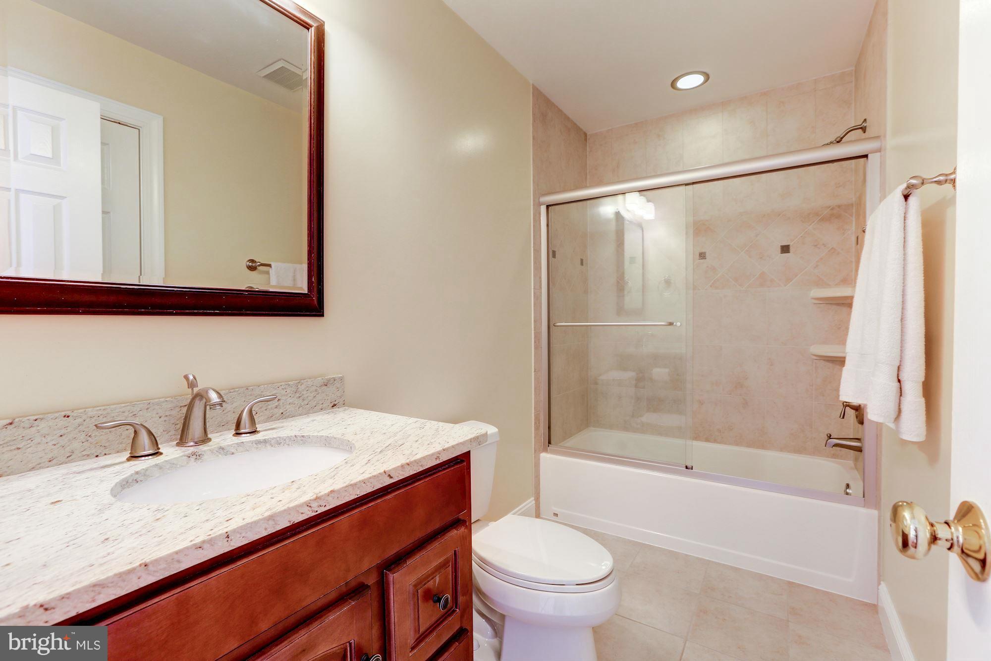 13524 Potomac Riding Lane Potomac, MD 20850 - Photo 23 of 30 Bath