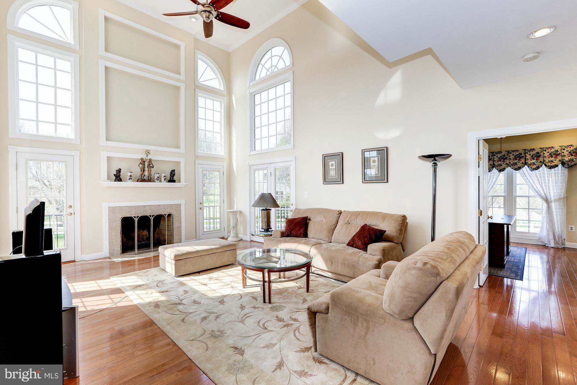 13524 Potomac Riding Lane Potomac, MD 20850 - Photo 4 of 30 Family Room