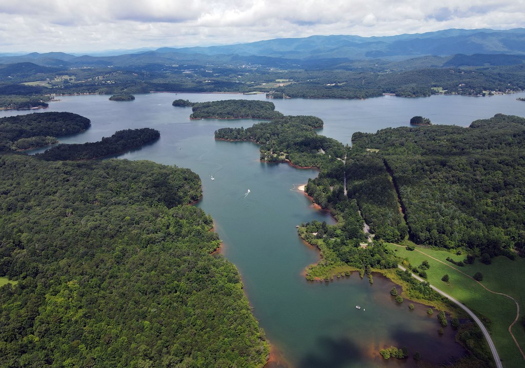 253 Windy Lane Hiawassee, GA 30546 - Photo 55 of 65 an aerial view of lake with residential house