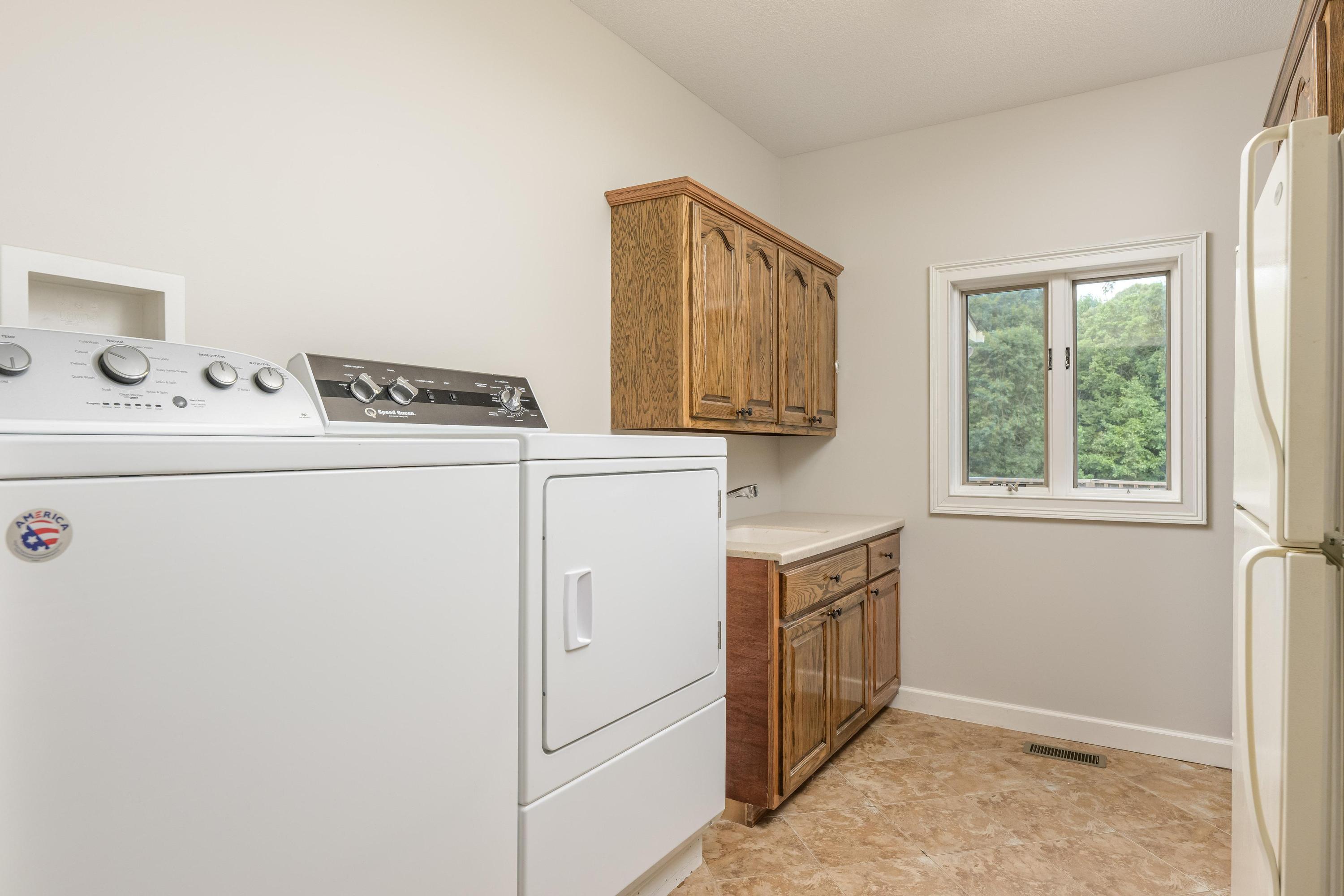 246 Kinser Road Cleveland, TN 37323 - Photo 29 of 51 Laundry