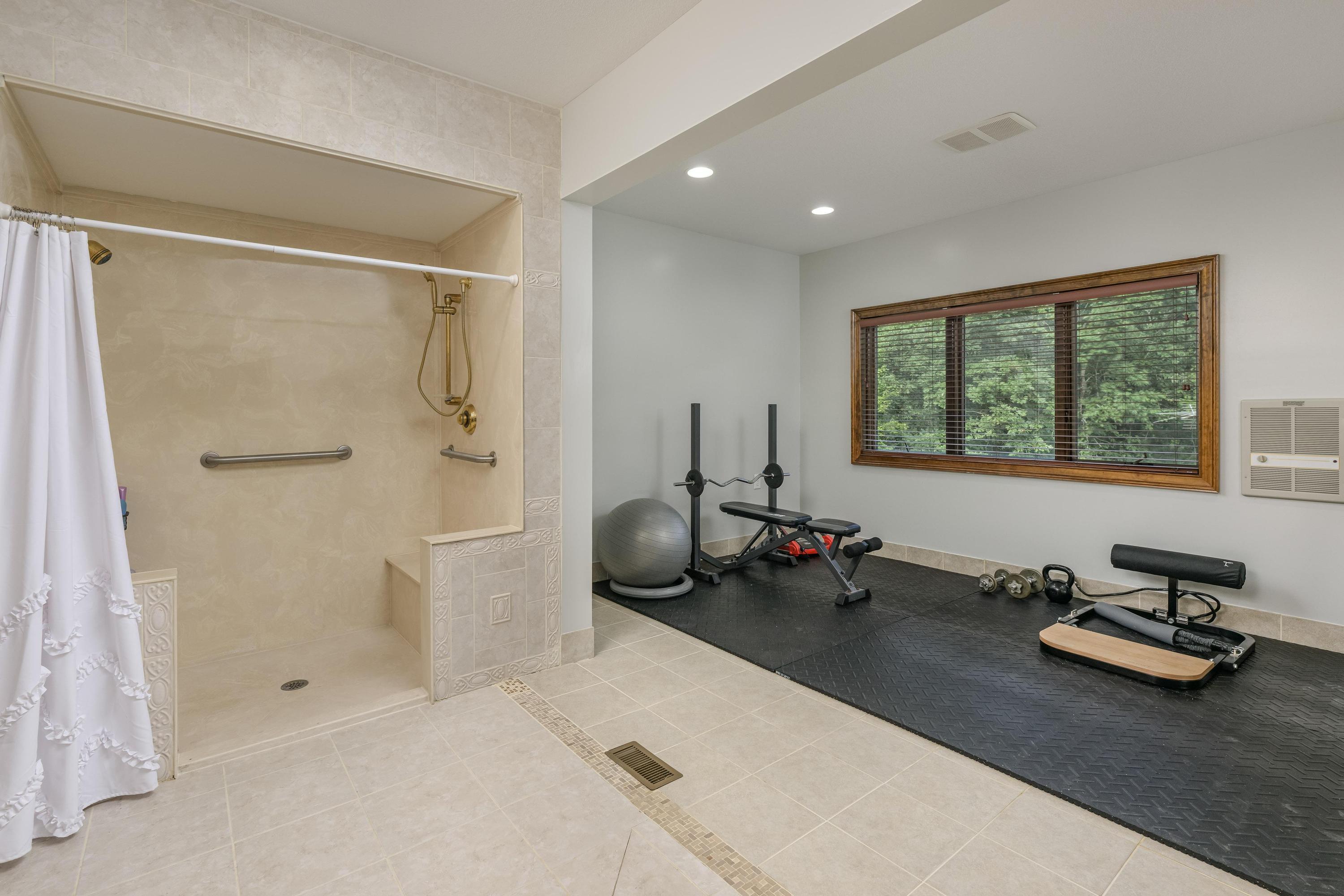 246 Kinser Road Cleveland, TN 37323 - Photo 33 of 51 Master Bath