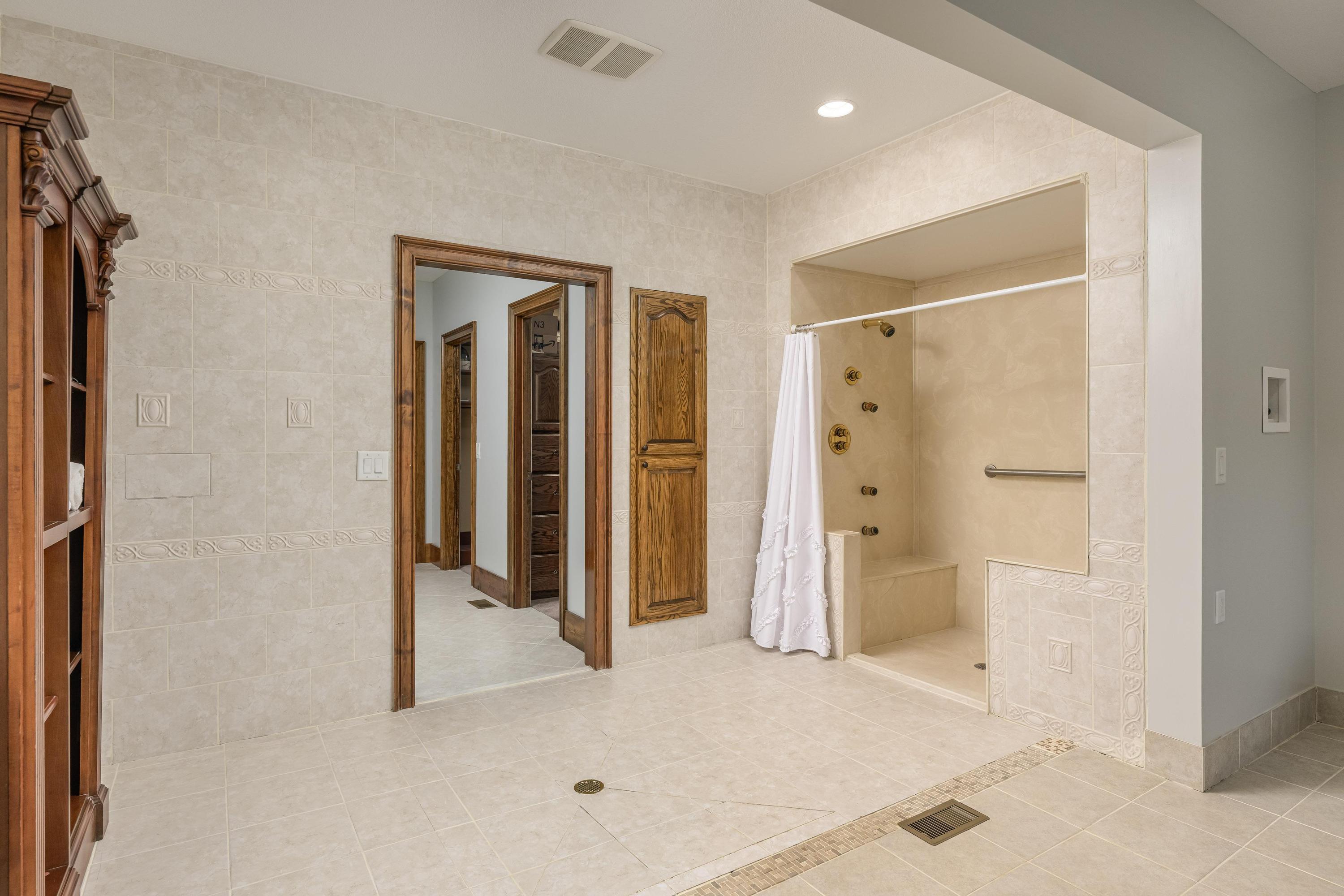 246 Kinser Road Cleveland, TN 37323 - Photo 34 of 51 Master Bath