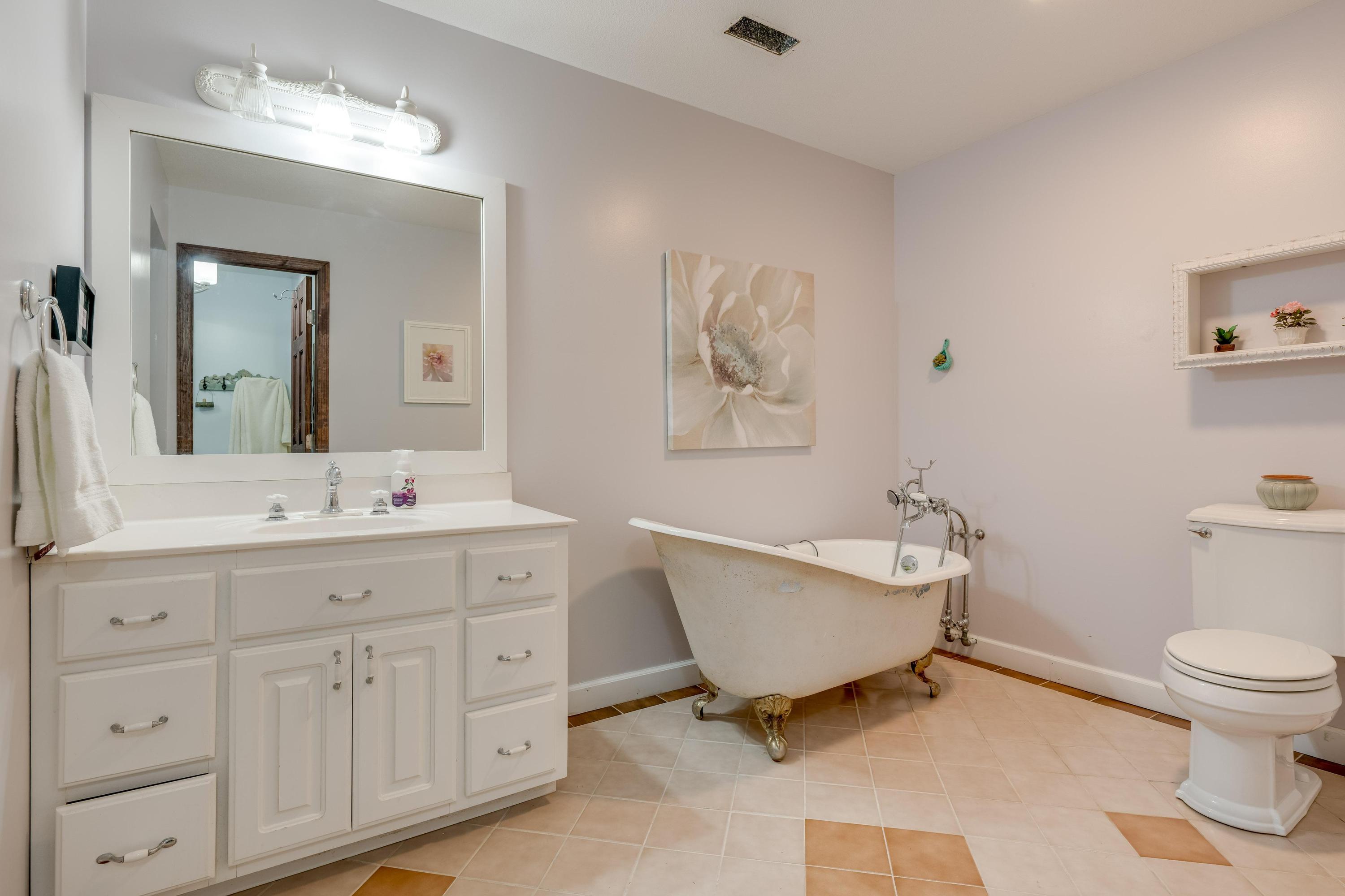 246 Kinser Road Cleveland, TN 37323 - Photo 49 of 51 Full Bath