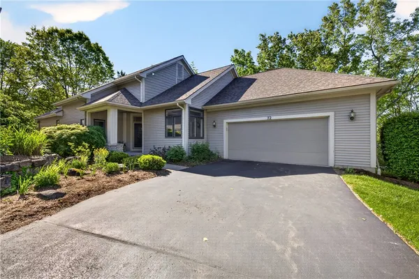 $599,900 | 72 Woodcliff Terrace, Perinton, NY 14450