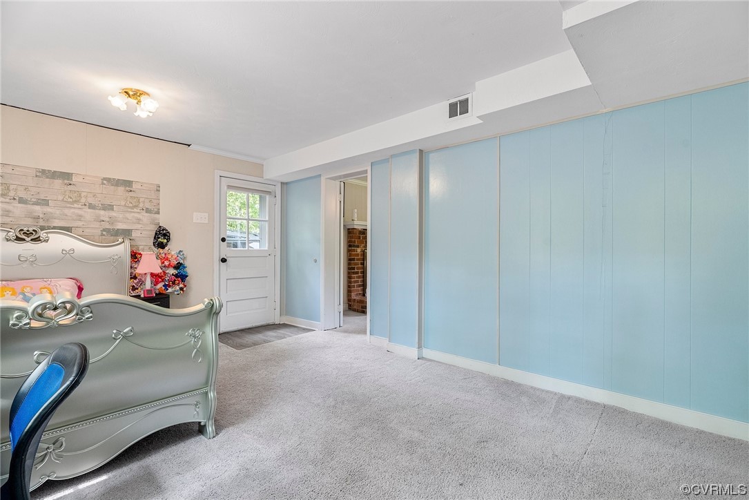 5038 Grassmere Road Richmond, VA 23234 - Photo 13 of 50 a livingroom with window and a couch