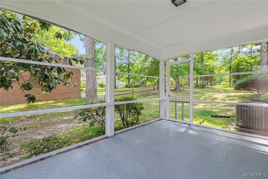 5038 Grassmere Road Richmond, VA 23234 - Photo 40 of 50 a view of backyard with large trees