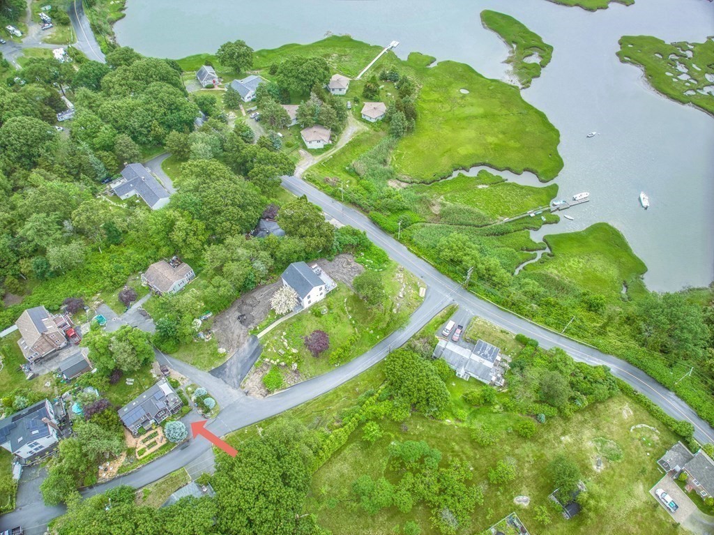 7 Brooks Road Gloucester, MA 01930 - Photo 3 of 33 a view of a wooden floor