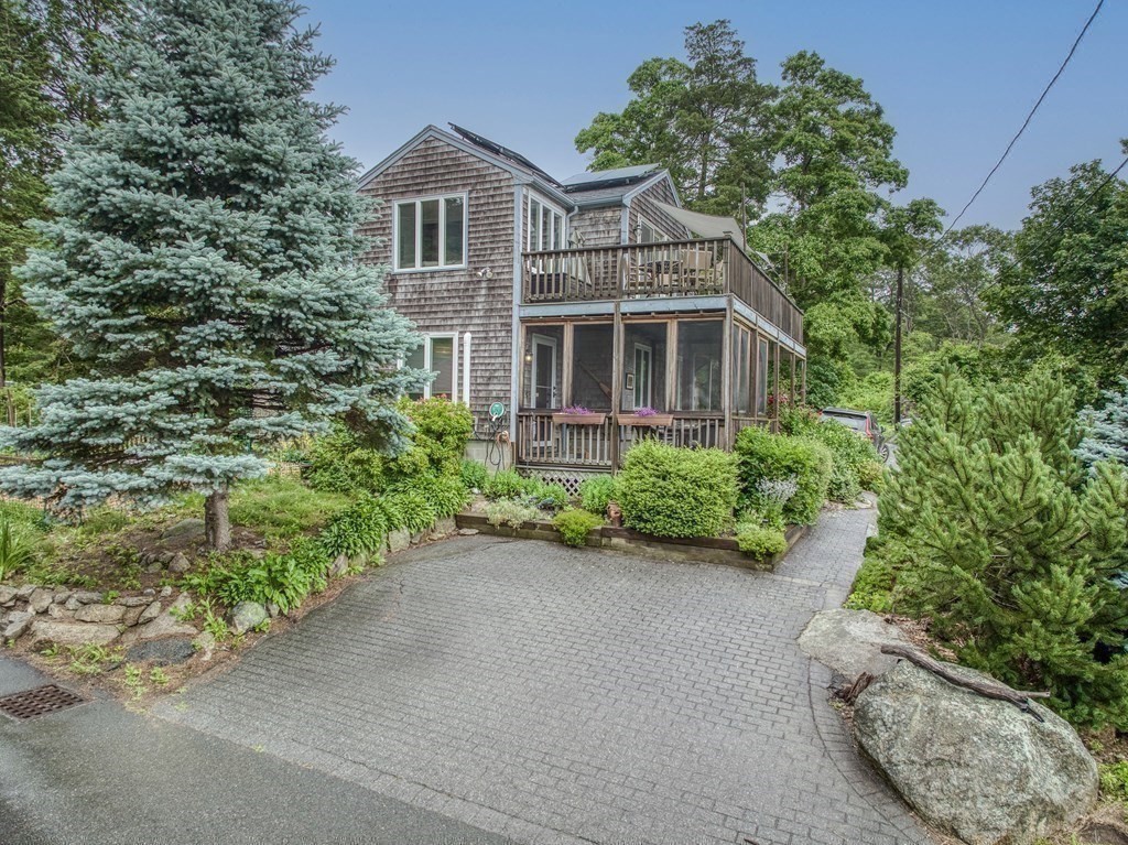 7 Brooks Road Gloucester, MA 01930 - Photo 31 of 33 a front view of a house with garden