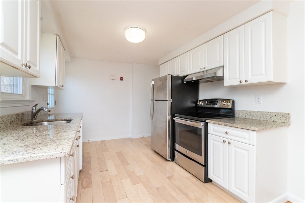 17 Charles Road, Unit 17 Winchester, MA 01890 - Photo 20 of 40 Gallery Image 20