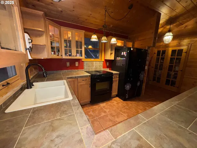 $429,000 | 1415 North Alvord Lane, Otis, OR 97368