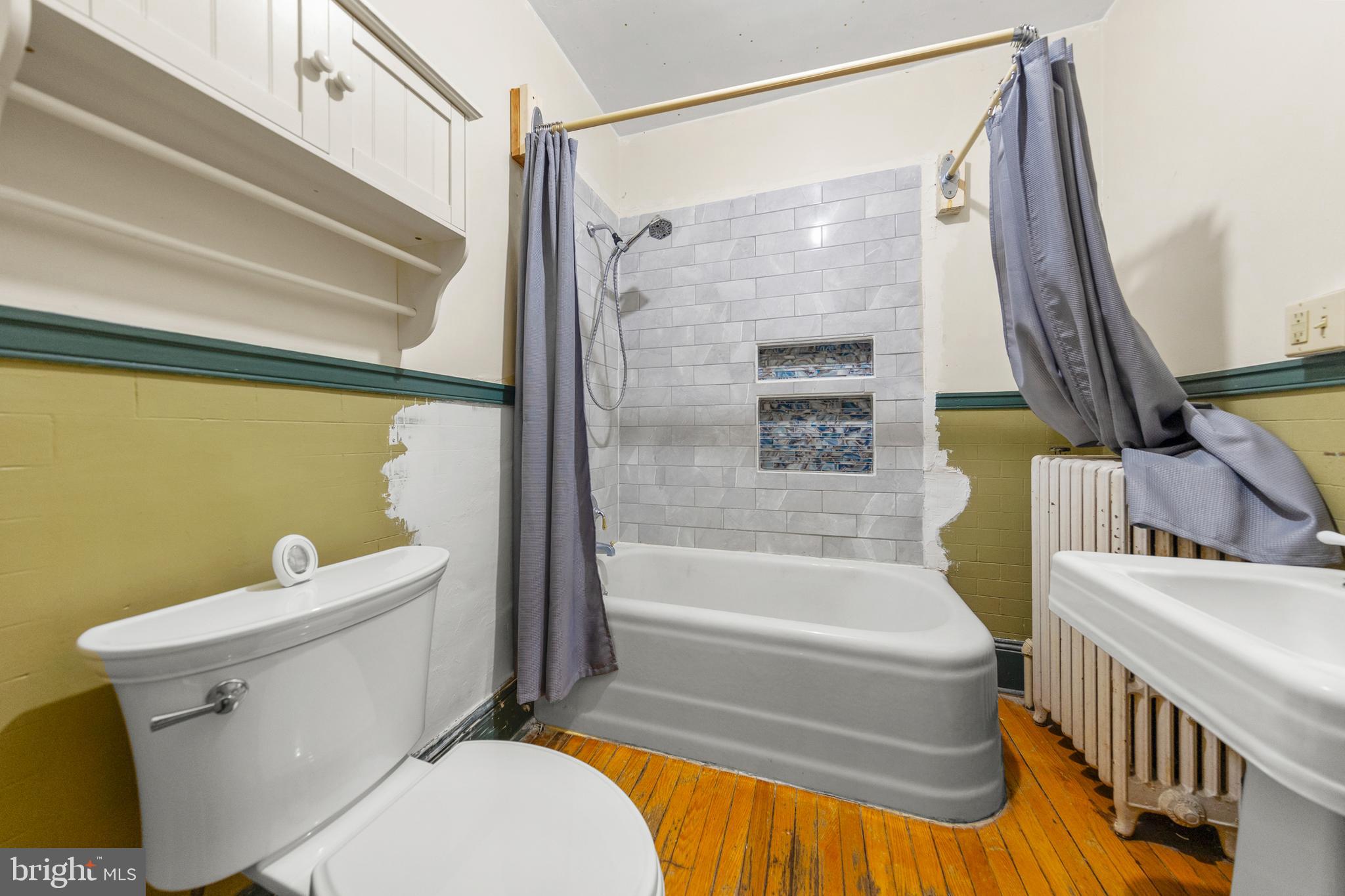 5342 Main Street Stephens City, VA 22655 - Photo 34 of 45 a bathroom with a sink and a bathtub