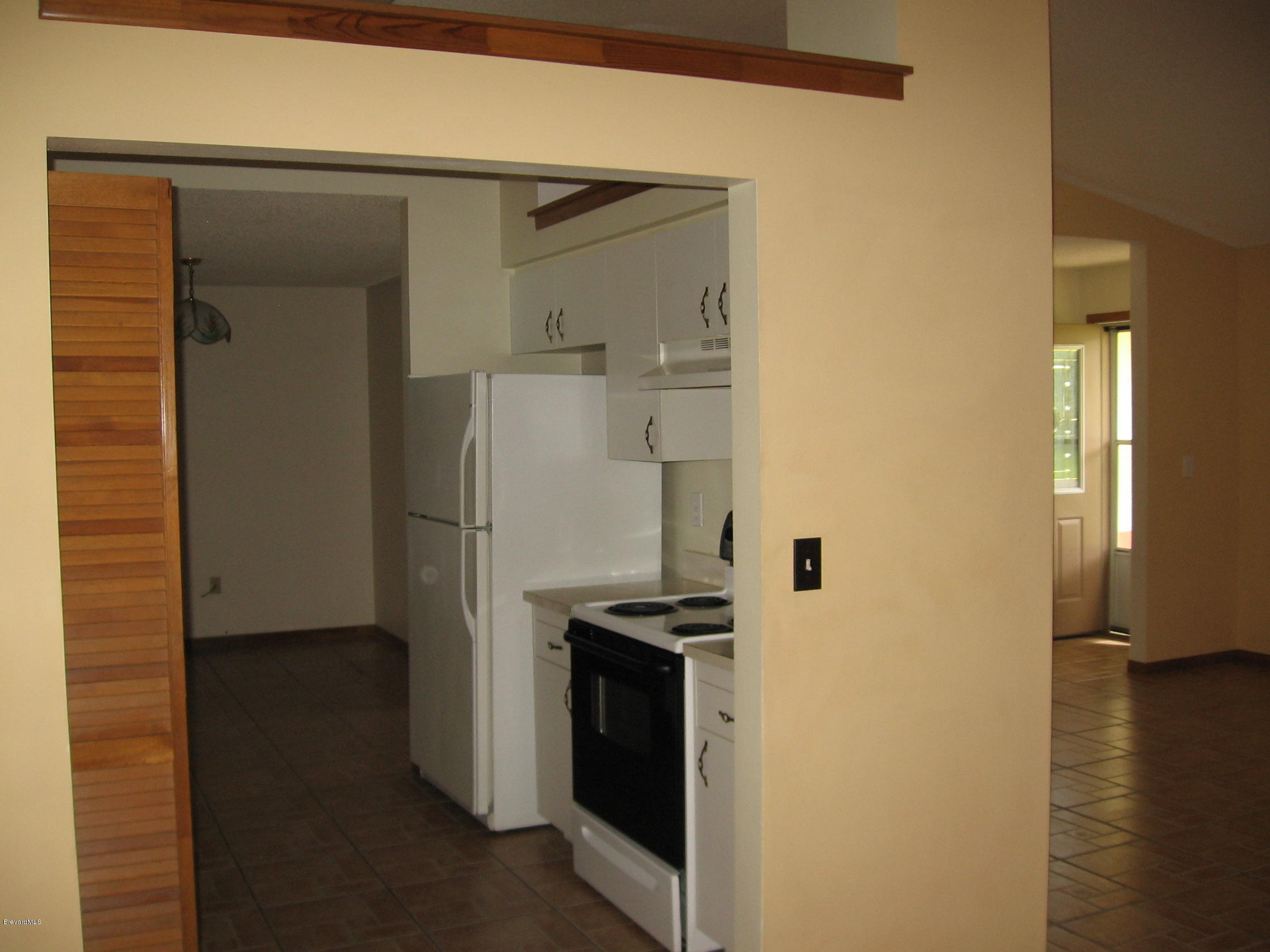 5662 Jamaica Road Cocoa, FL 32927 - Photo 13 of 26 Kitchen 3