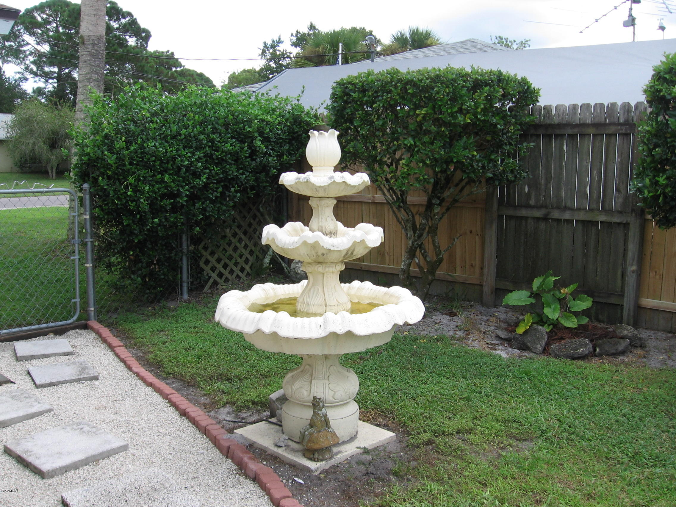 5662 Jamaica Road Cocoa, FL 32927 - Photo 20 of 26 Fountain