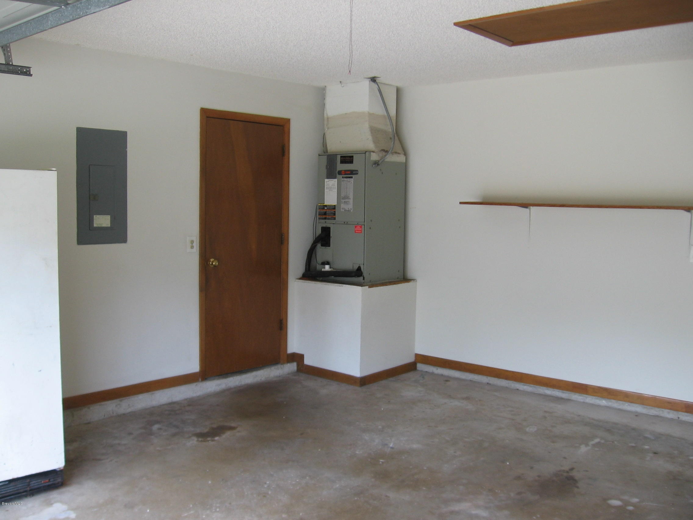 5662 Jamaica Road Cocoa, FL 32927 - Photo 25 of 26 Garage 2