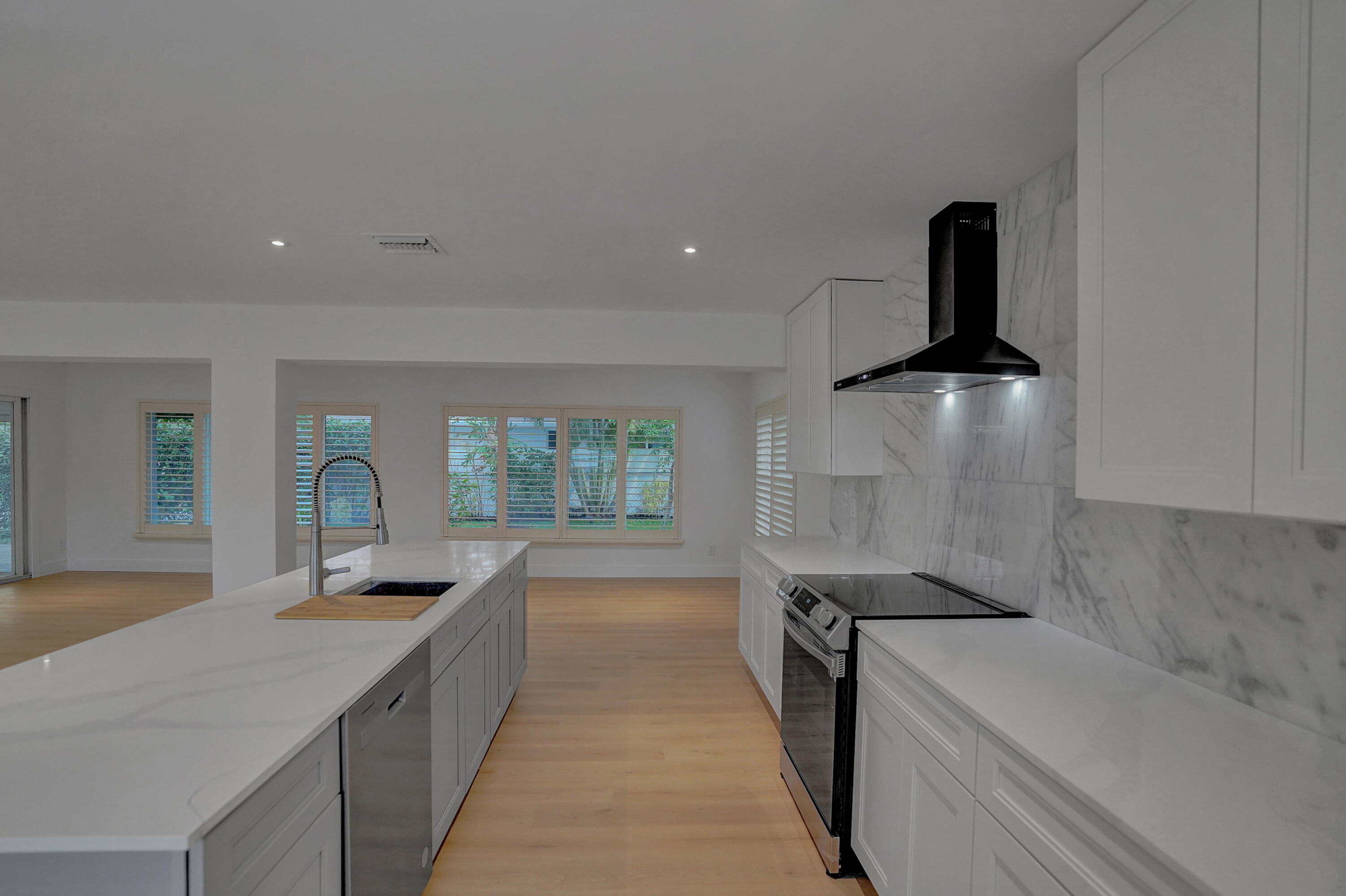 2298 Northeast 3rd Way Boca Raton, FL 33431 - Photo 12 of 55 easy flow in kitchen