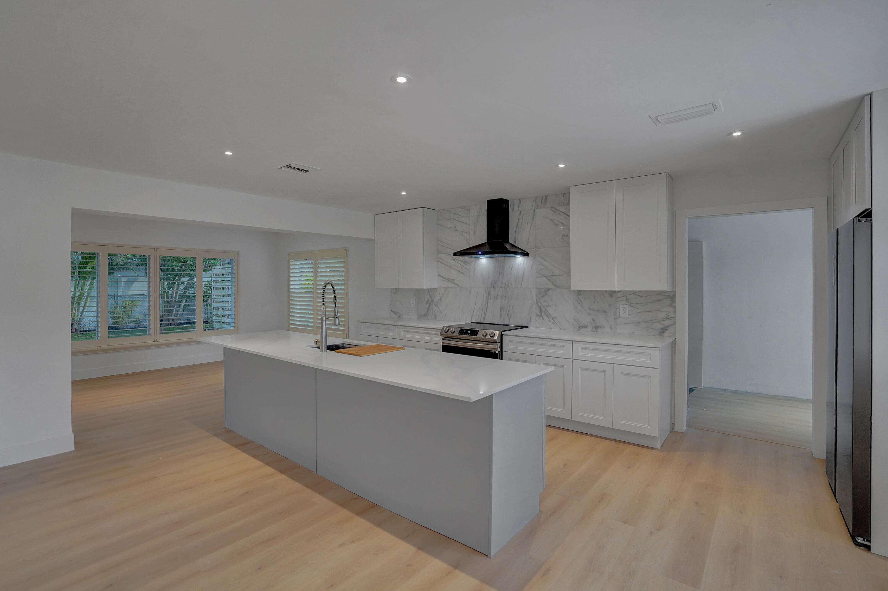 2298 Northeast 3rd Way Boca Raton, FL 33431 - Photo 14 of 55 breakfast bar for your guests