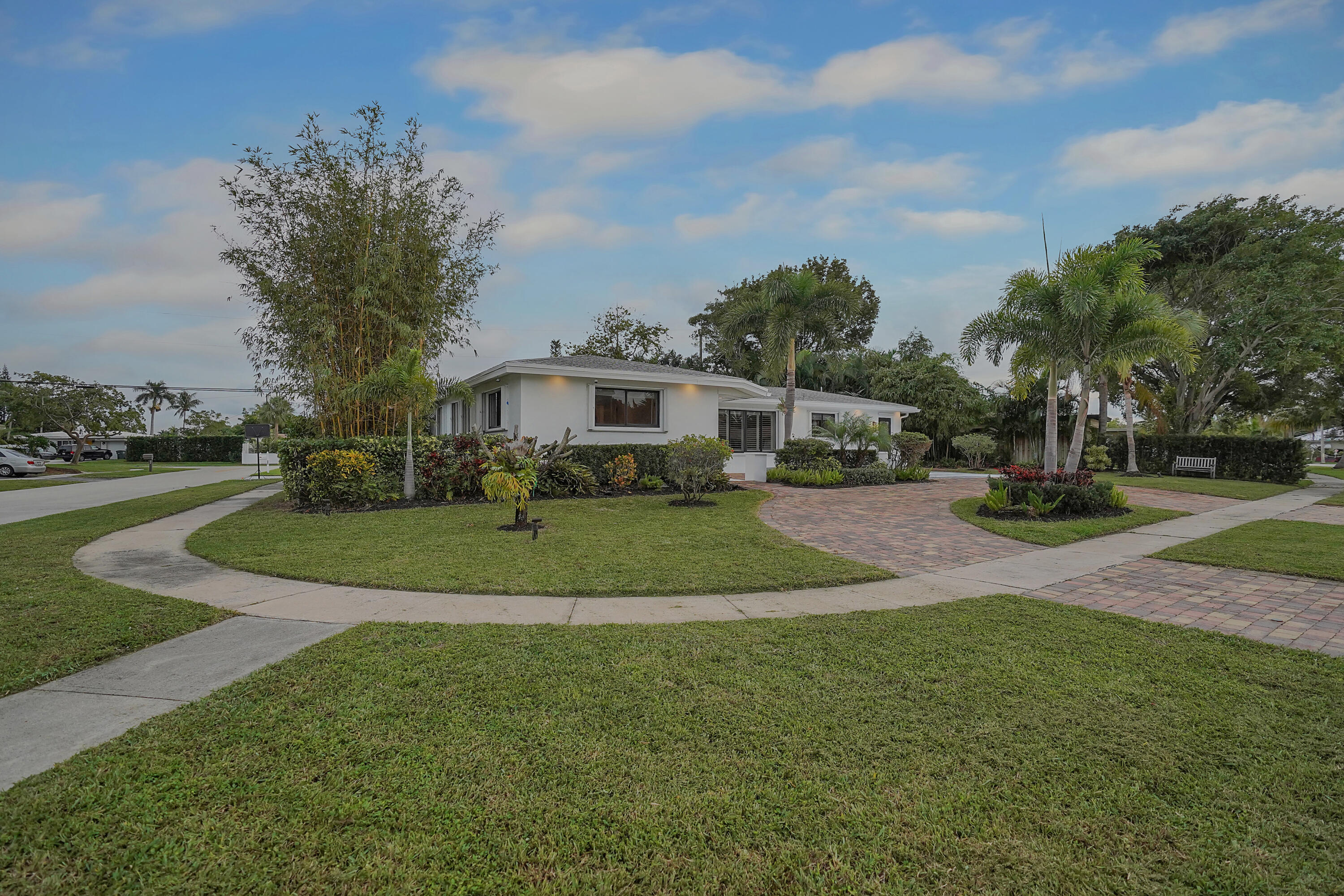 2298 Northeast 3rd Way Boca Raton, FL 33431 - Photo 41 of 55 circular driveway