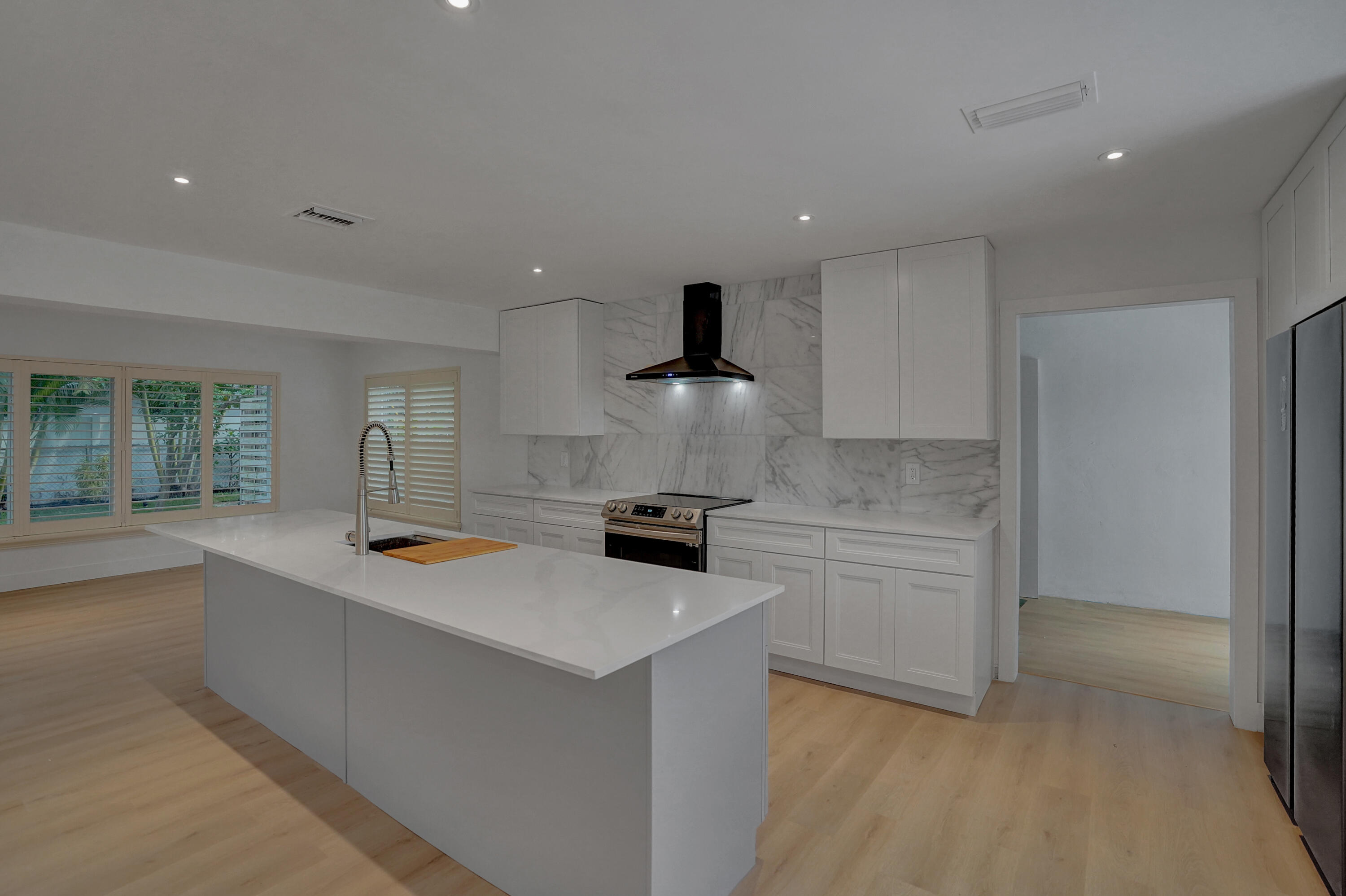 2298 Northeast 3rd Way Boca Raton, FL 33431 - Photo 8 of 55 12 ft island