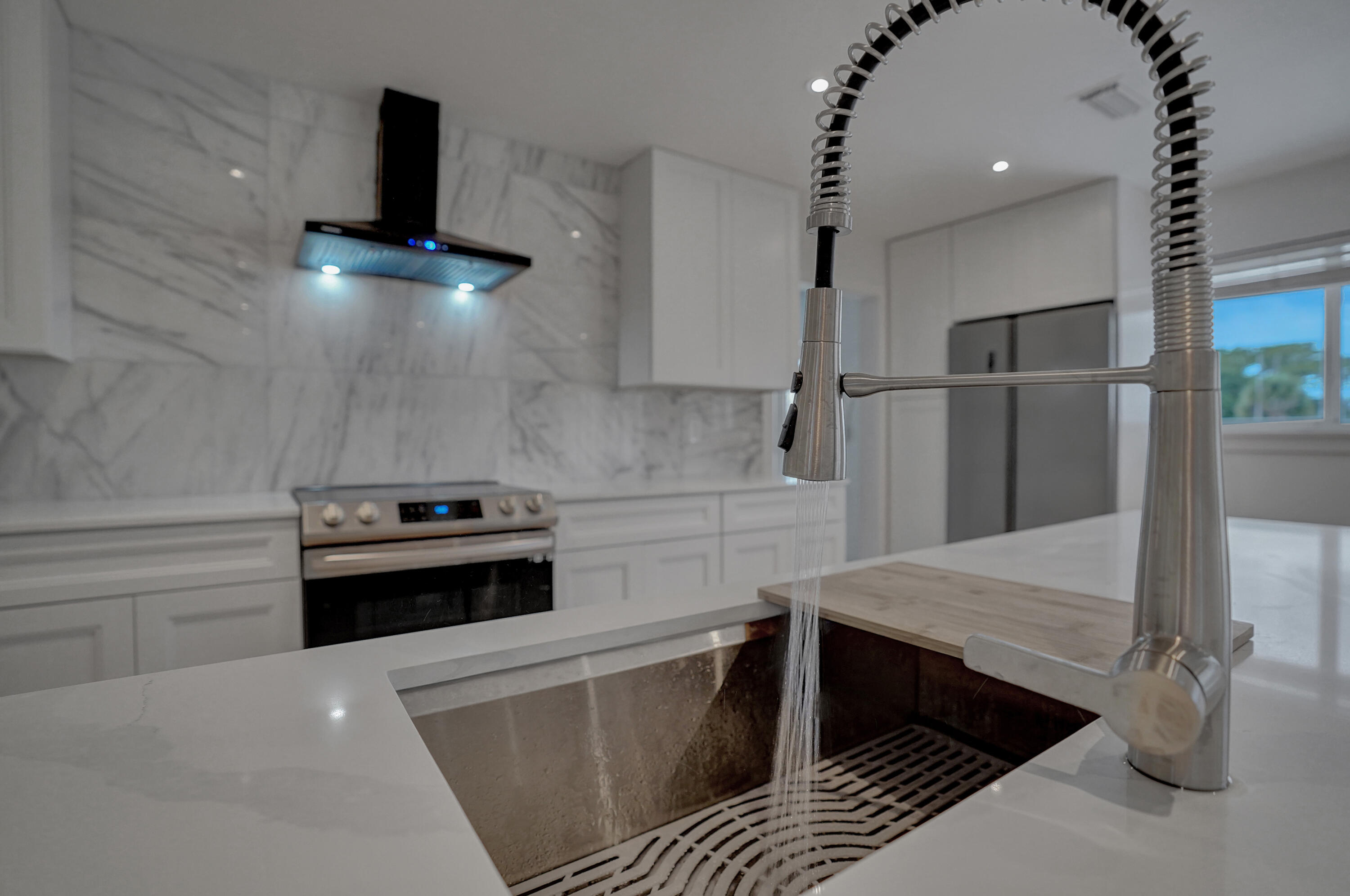 2298 Northeast 3rd Way Boca Raton, FL 33431 - Photo 10 of 55 calacatta quartz