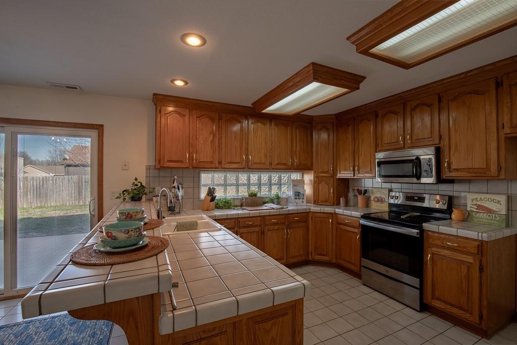 2407 South Harding Street Oak Grove, MO 64075 - Photo 20 of 68